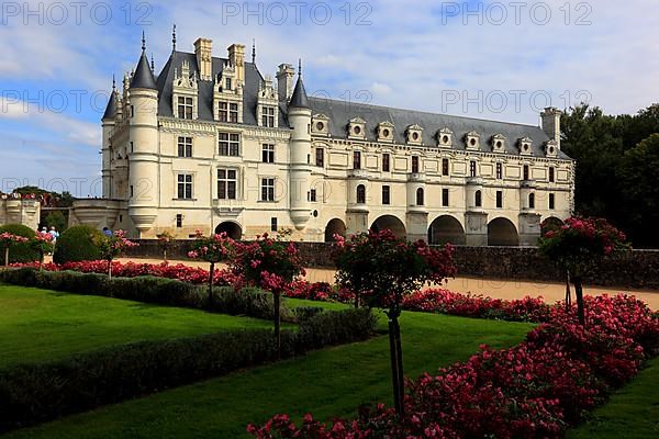 Chenonceau Castle, moated castle in the village of Chenonceaux in the Indre-et-Loire department of the Centre-Val de Loire region