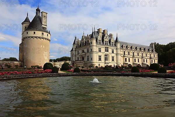 Chenonceau Castle, moated castle in the village of Chenonceaux in the Indre-et-Loire department of the Centre-Val de Loire region