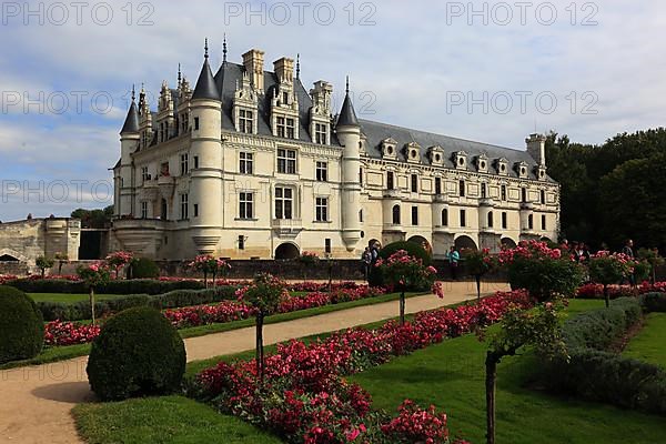 Chenonceau Castle, moated castle in the village of Chenonceaux in the Indre-et-Loire department of the Centre-Val de Loire region