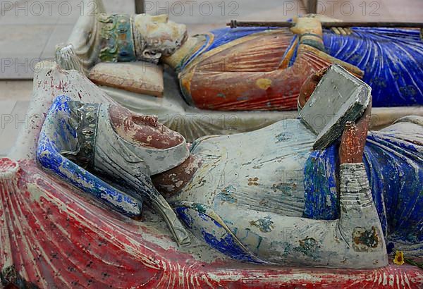 Tomb of Eleanor of Aquitaine and Henry II of England, Fontevraud-lAbbaye