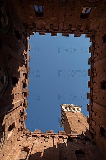 Torre del Mangia, bell tower at Piazzo del Campo