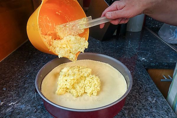 Swabian cuisine, preparing Haertsfeld potato cake