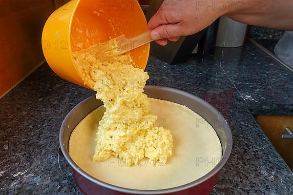 Swabian cuisine, preparing Haertsfeld potato cake