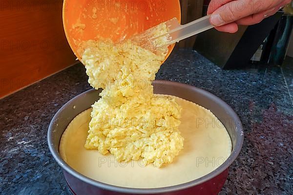 Swabian cuisine, preparing Haertsfeld potato cake