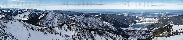 Alpine panorama, view from the top of the Jagerkamp to Schliersee and town