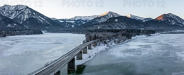 Evening mood, panorama of Sylvensteinsee