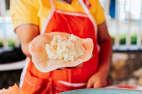 Preparation of the dough for traditional Nicaraguan pupusas, Elaboration of traditional pupusas