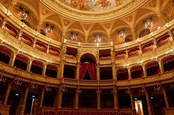 Opera House, Theatre Room