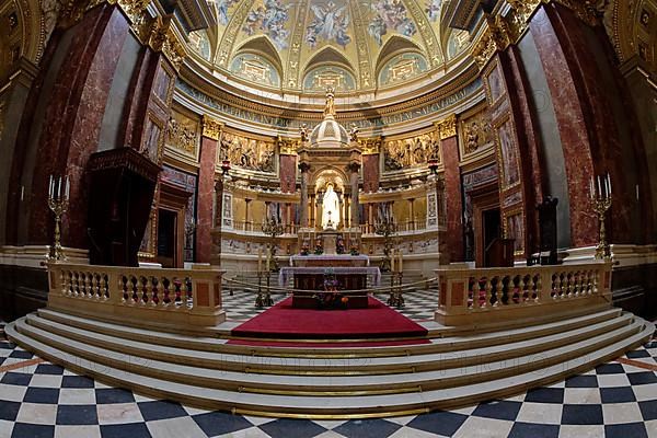 St Stephen's Basilica, altar