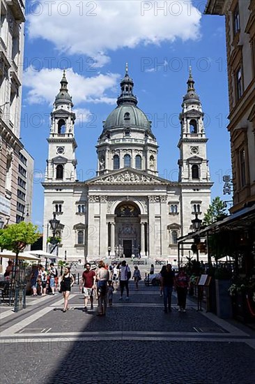 Zrinyi utca, St Stephen's Basilica