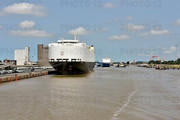 Car loading at the outer harbour, Emden