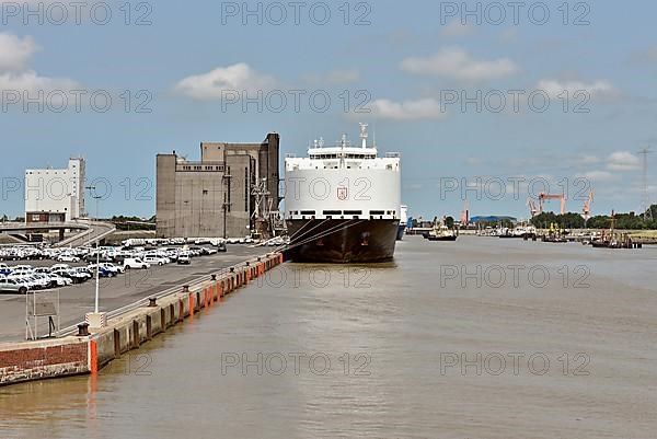 Car loading at the outer harbour, Emden