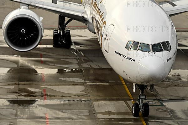 Aircraft Engine Emirates, Boeing 777-300ER