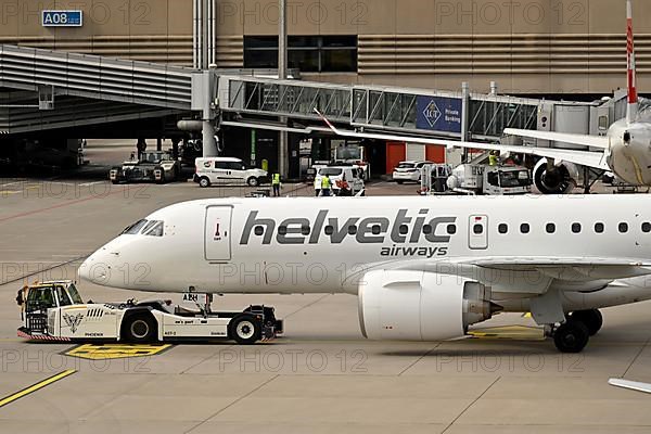 Aircraft helvetic Airways, Embraer E190-E2