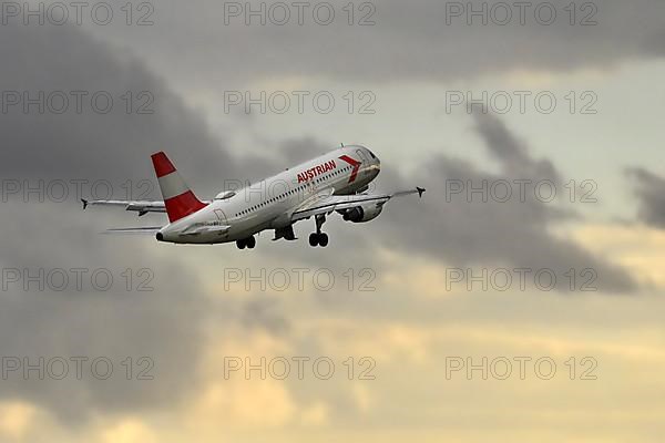 Aircraft Austrian Airlines, Airbus A320-200