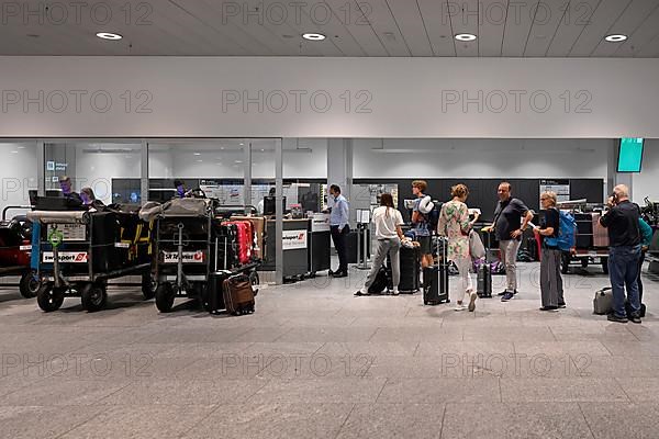 Swissport baggage handling queue, Zurich Kloten