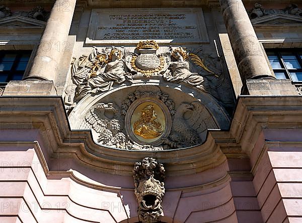 German Museum, coat of arms at the main entrance