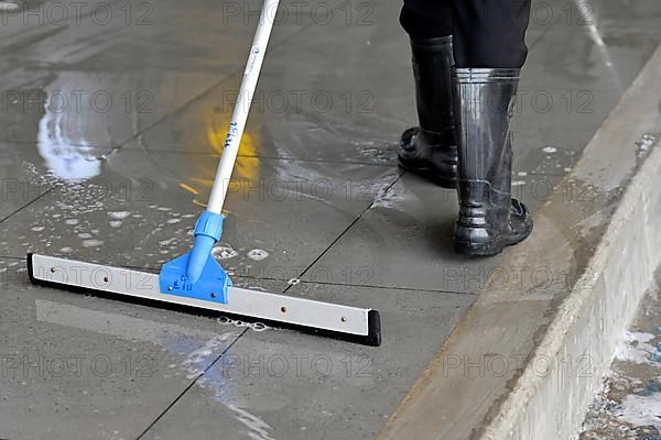 Floor cleaning,