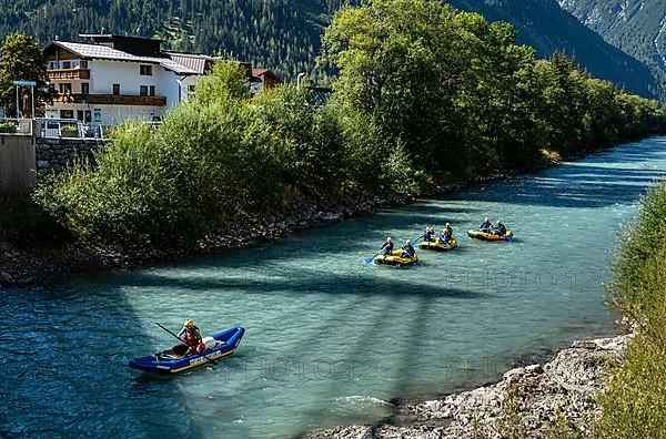 Water sportsmen rafting, Lech