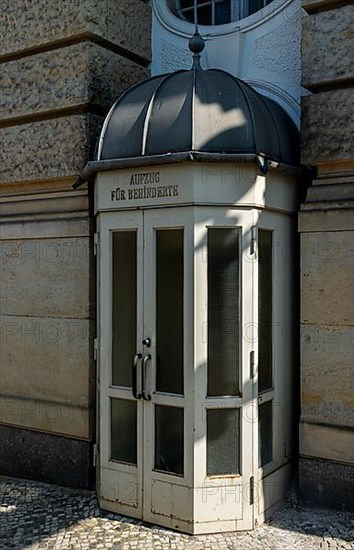 Lift for the disabled, side entrance at Theater des Westens