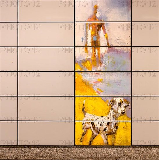 Schillingstrasse underground station, wall tiles painted with dog motifs