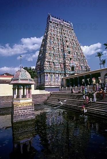 Kumbhewarar Siva temple Rajagopuram with pushkarani tank in Kumbakonam, Tamil Nadu