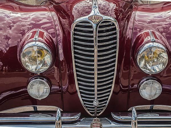 Close-up, Delahaye radiator grille