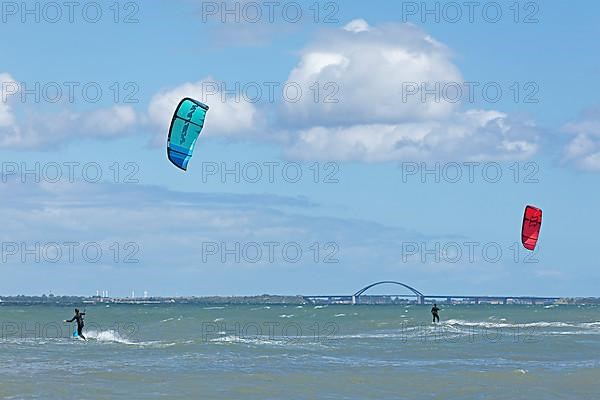 Kitesurfer, Fehmarnsund Bridge