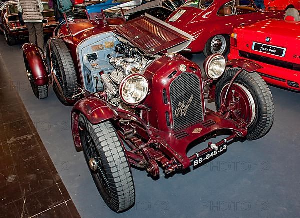 Alfa Romeo 8C Monza from the 30s with opened bonnet, Techno Classica fair
