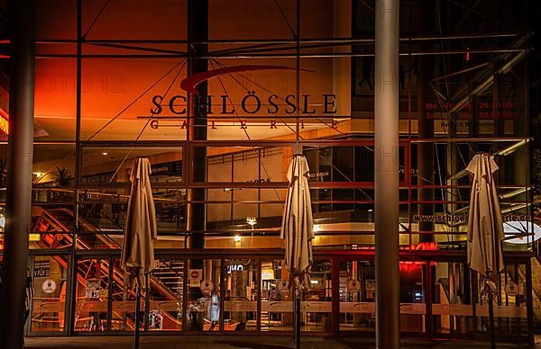 Picture of the shop window of the Schloessle Galerie Pforzheim at night, Pforzheim