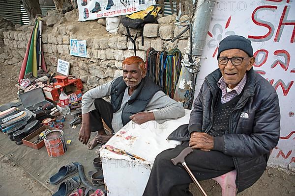 Indian Shoemakers, Changspa Road