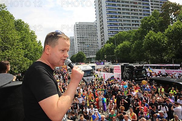Klaus Lederer speaks to the crowd at Berlin Pride, Christopher Street Day