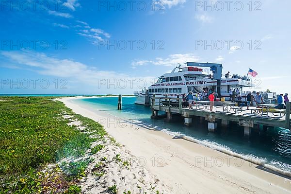 Tourist boat, Fort Jefferson