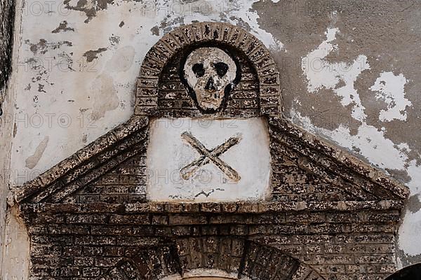 Skull, entrance to dungeon