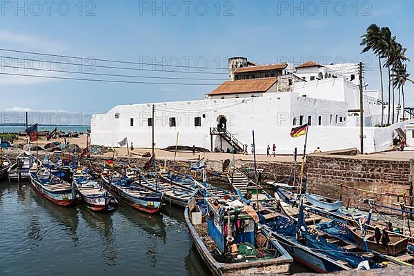 Fishing boats, back Elmina Castle