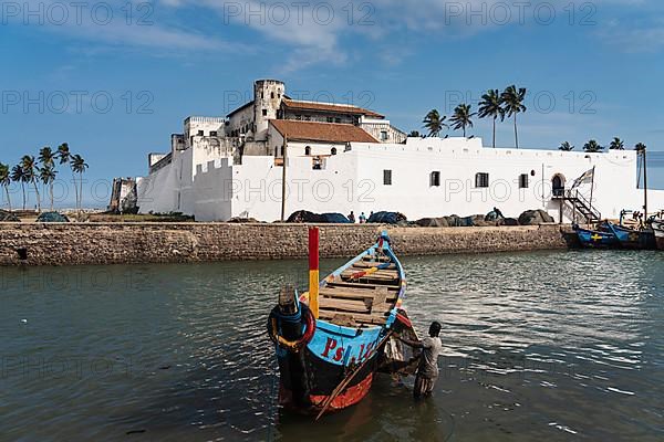 Fishing boat, pirogue