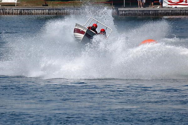 Racing boat race on the Saint Lawrence River, Valleyfield