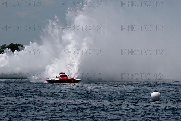 Hydroplane racing on the Saint Lawrence River, Valleyfield