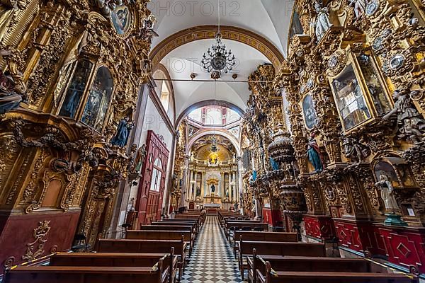 Beautiful interior in the Parish of the Sacred Heart of Jesus "Of St. Claire", Unesco site Queretaro