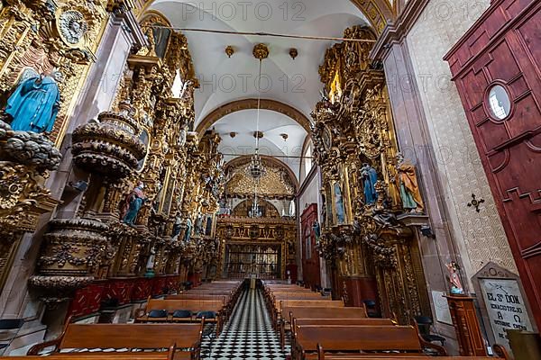 Beautiful interior in the Parish of the Sacred Heart of Jesus "Of St. Claire", Unesco site Queretaro