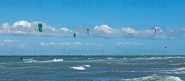 Kitesurfer, Fehmarnsund Bridge