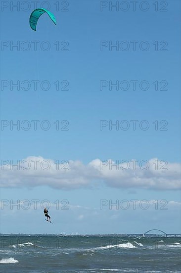 Kitesurfer jumps, Fehmarnsund Bridge