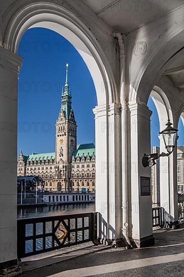 Alster Arcades with the Hamburg Town Hall on the Kleine Alster, Hamburg