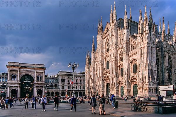 Piazza del Duomo, Cathedral Square with Cathedral and Galleria Vittorio Emanuele II in the evening sun