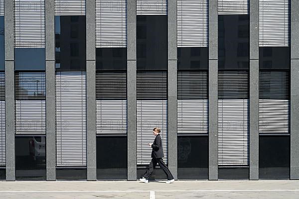 Modern architecture, Venetian blinds