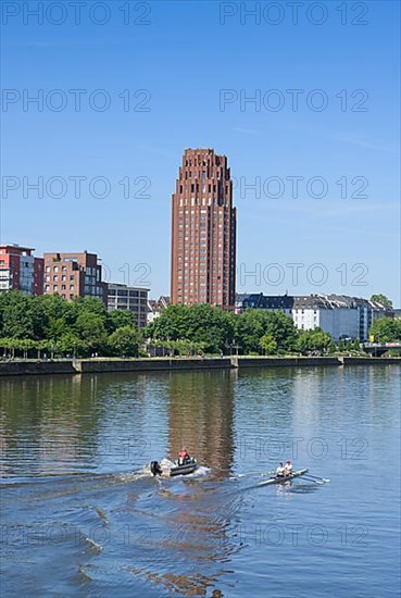 Main, MainPlaza residential building