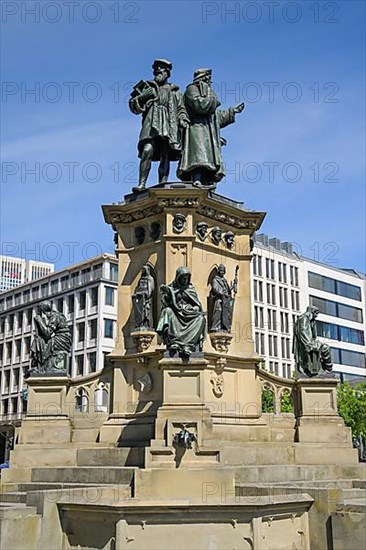 Johannes Gutenberg Monument, Rossmarkt