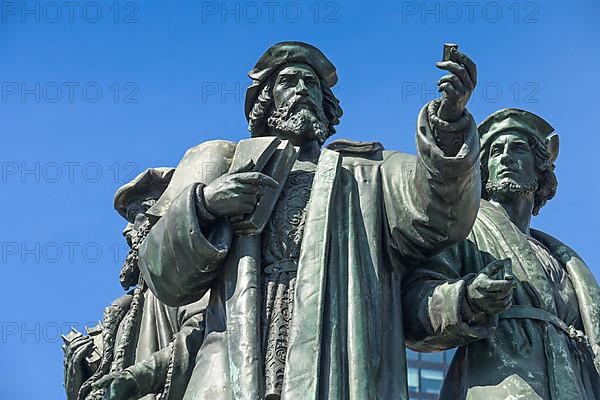 Johannes Gutenberg Monument, Rossmarkt