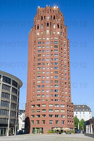 MainPlaza residential building, Walther-von-Cronberg-Platz