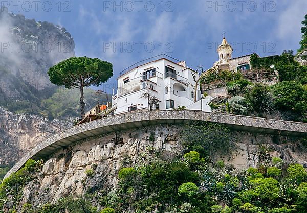 Street on the steep slope above the town centre, Positano